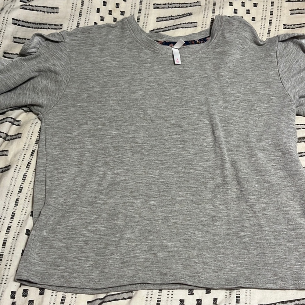 Long sleeves with ruffles top, super comfy only worn once. From target